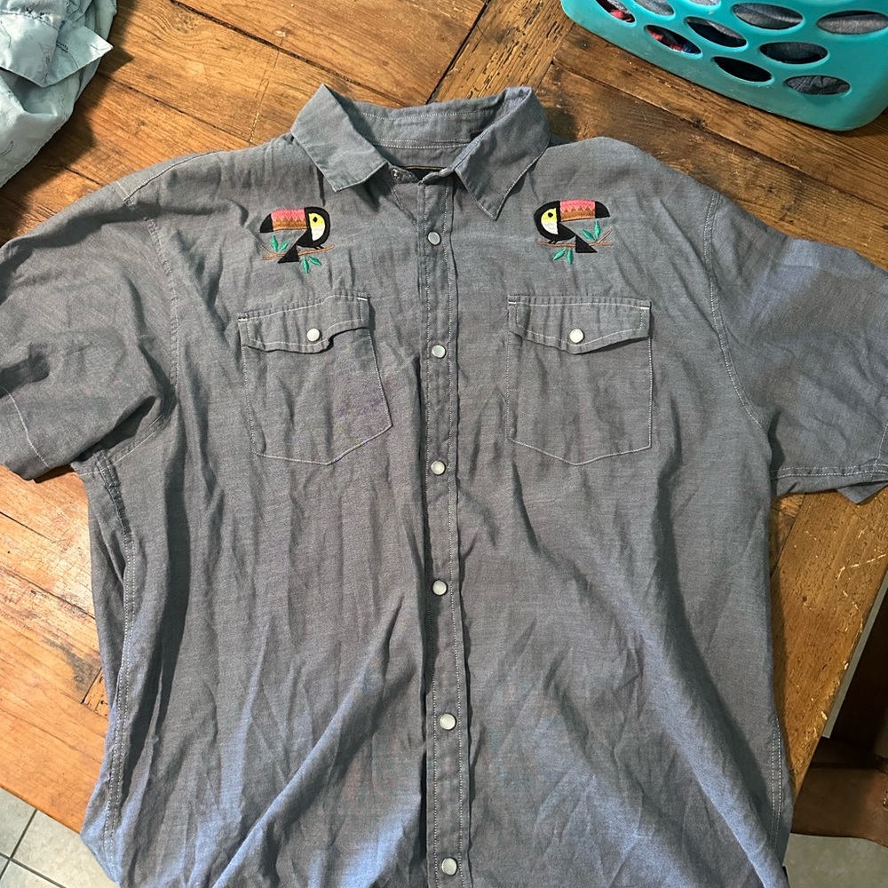 Howler Brothers large short sleeve pearl snap.